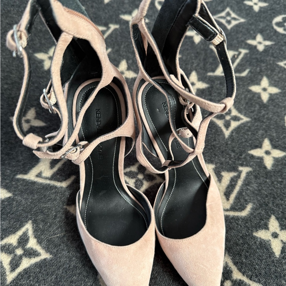 Heels - Picture 2 of 4